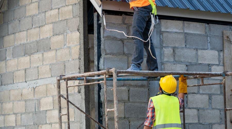 Professional gutter cleaning in Brusett, MT